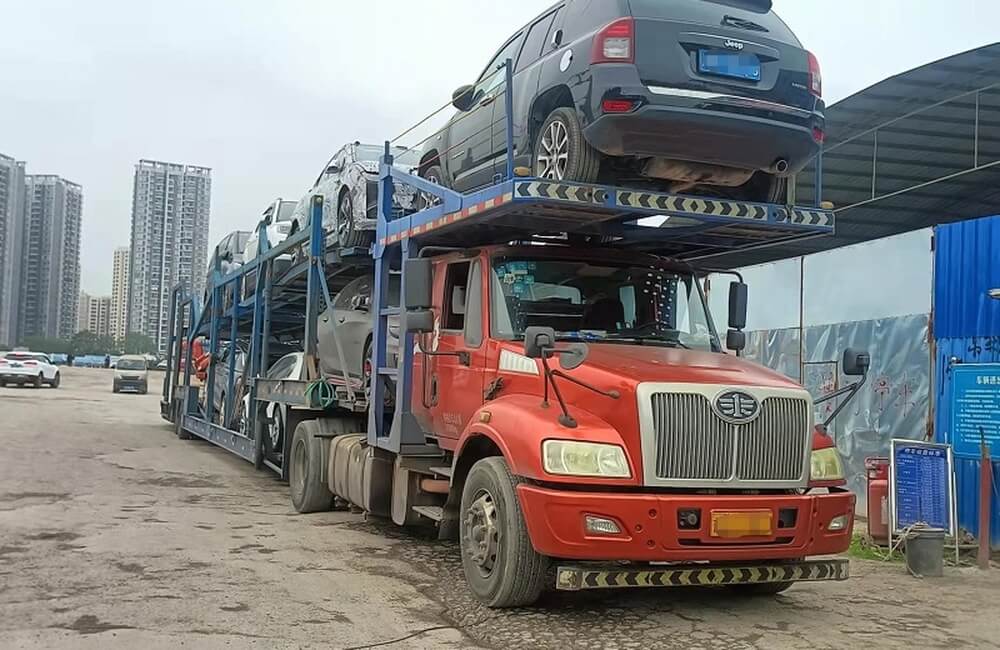 郑州一辆车托运到新疆多少钱